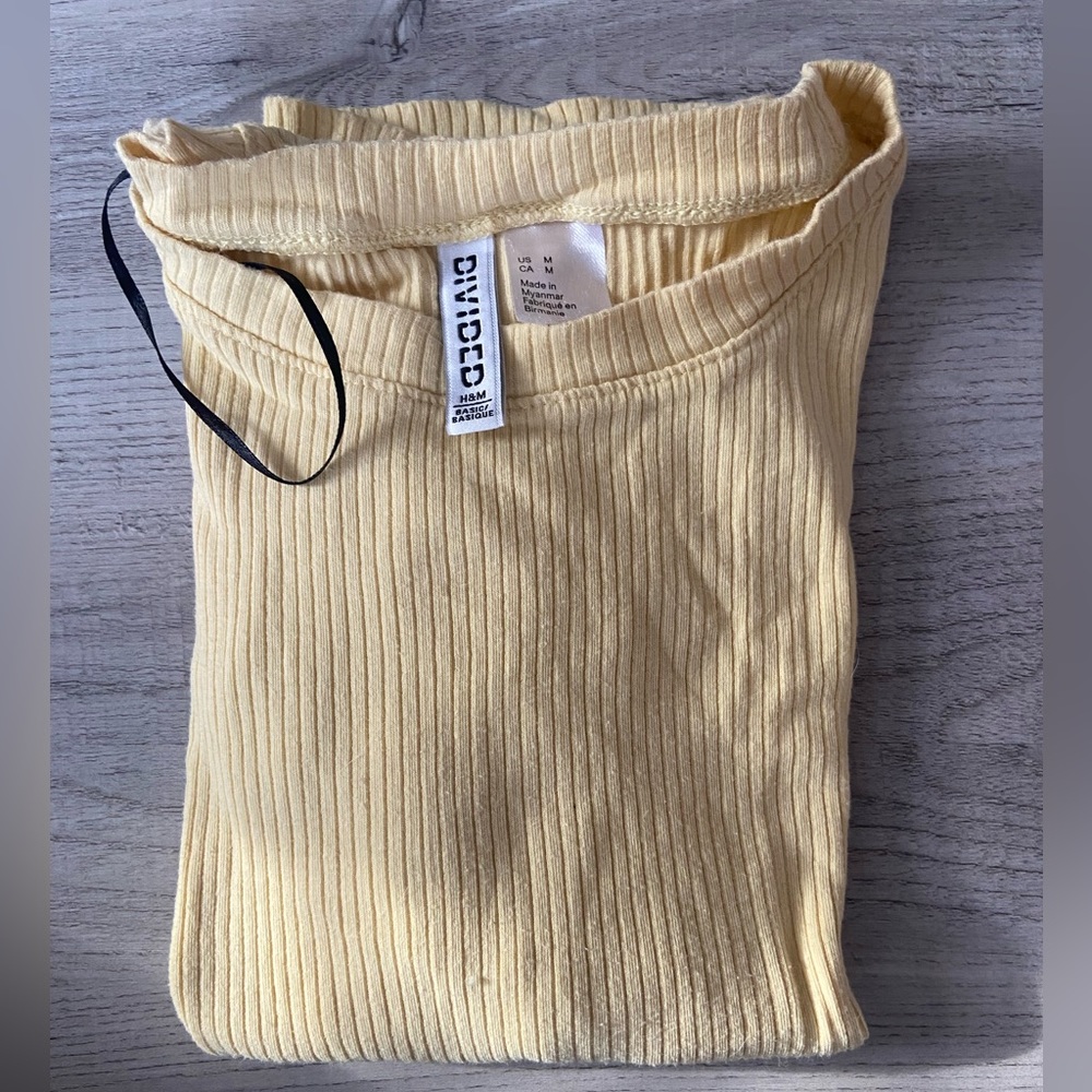 BRAND NEW! Divided H&M Yellow Cropped Top.